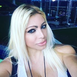 Meet your Posher, Esther r.